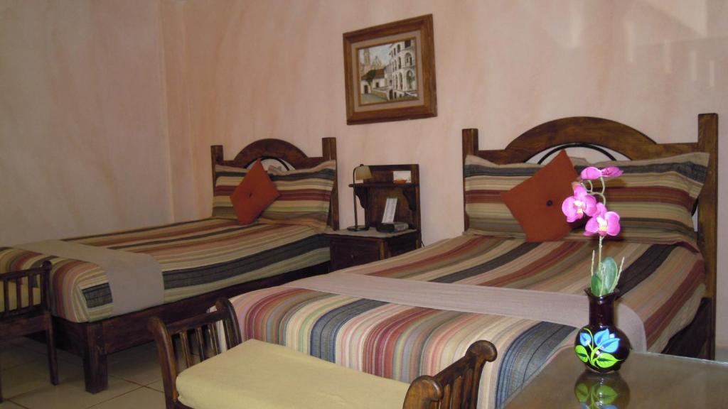 Hotel La Casa Del Laurel Taxco de Alarcon Pokój zdjęcie