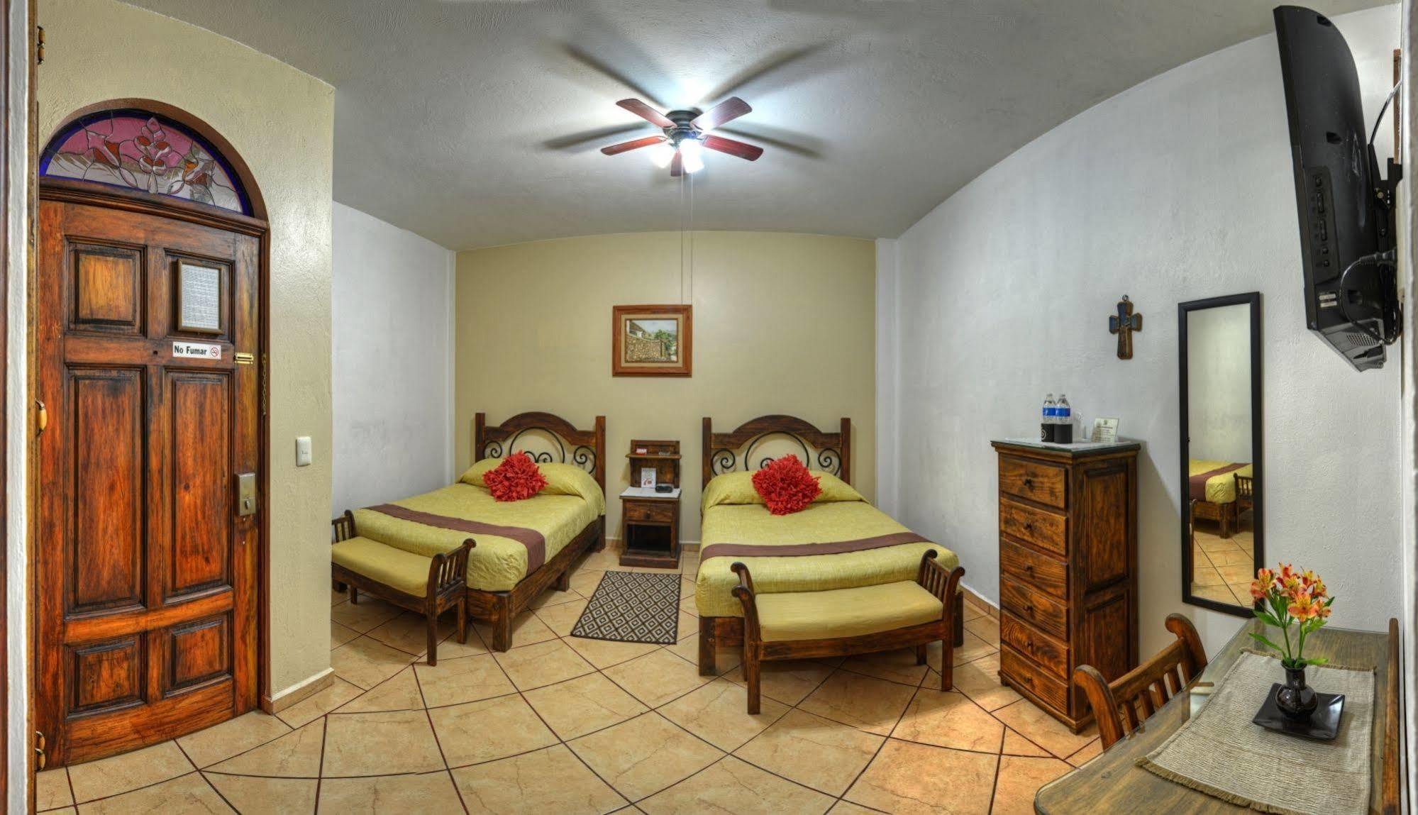 Hotel La Casa Del Laurel Taxco de Alarcon Zewnętrze zdjęcie