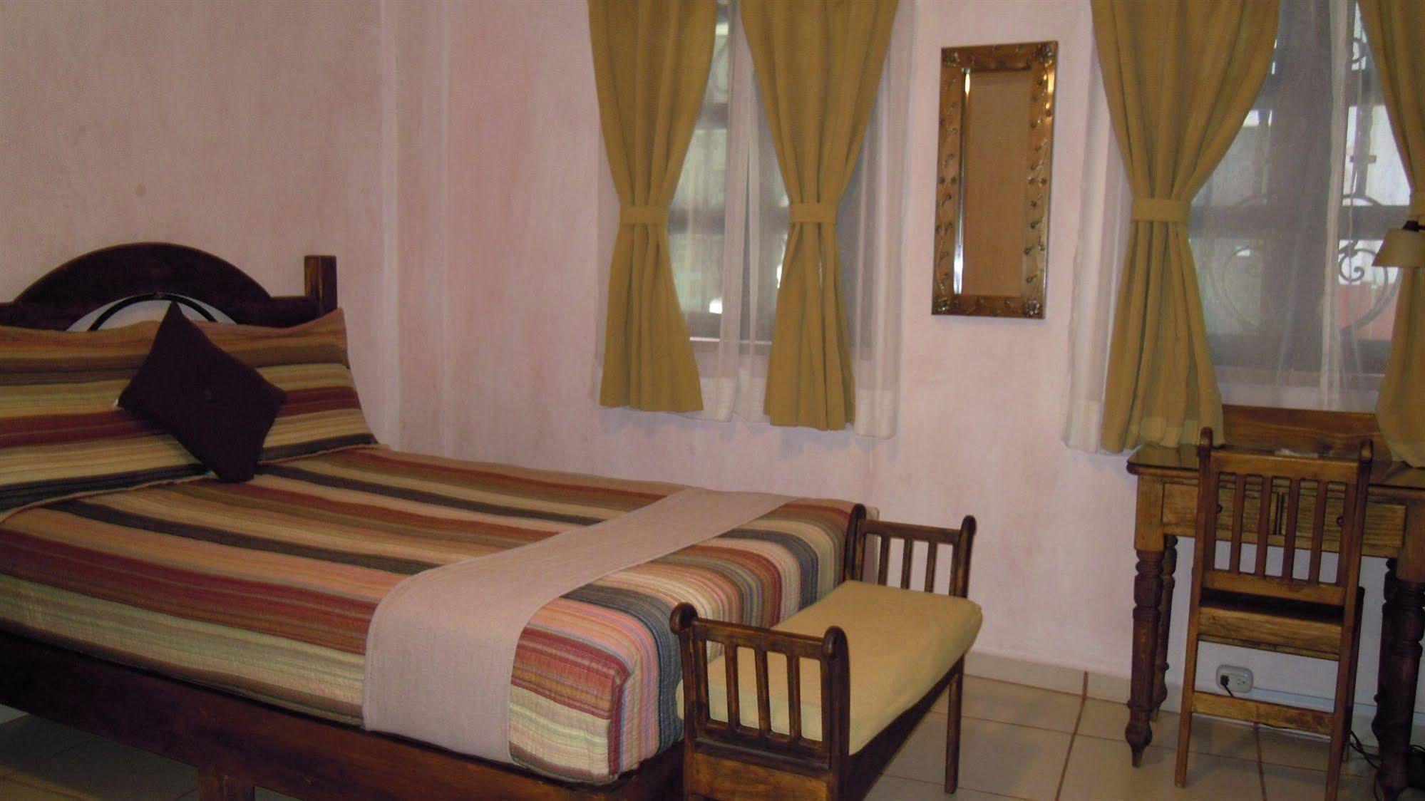 Hotel La Casa Del Laurel Taxco de Alarcon Zewnętrze zdjęcie